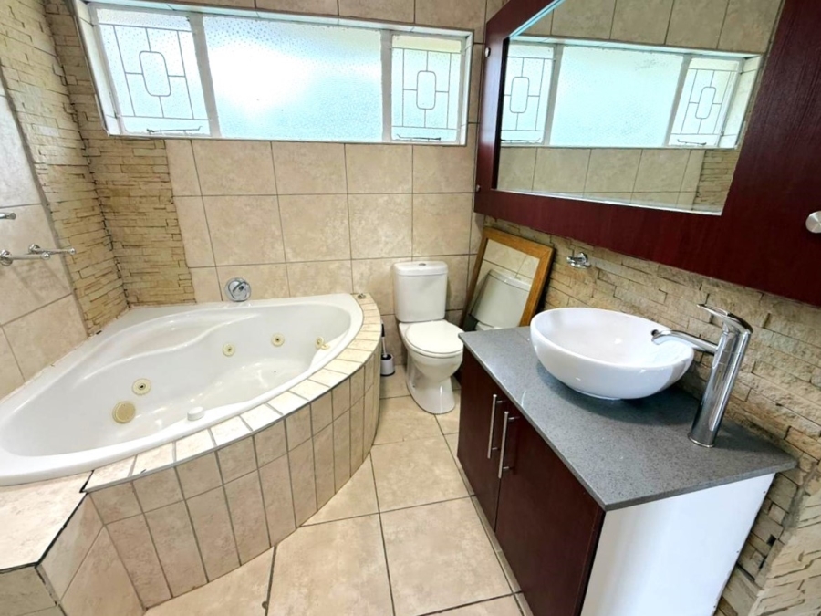 To Let 4 Bedroom Property for Rent in Dan Pienaar Free State